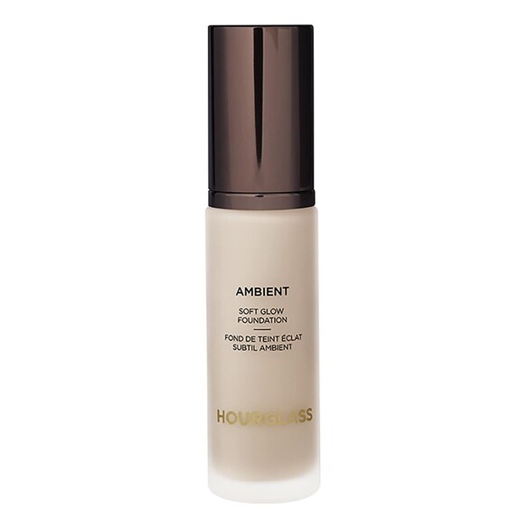 Ambient Soft Glow - Leuchtende Foundation, HOURGLASS