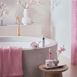The Ritual of Sakura Foaming Shower Gel