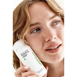 Breakout Clearing Foaming Wash