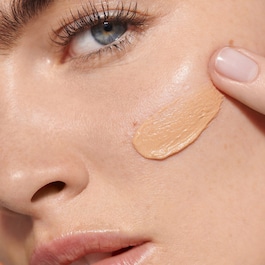 Smooth + Blur Primer - Glättender Primer mit Weichzeichner-Effekt