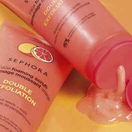 Schäumendes Gesichtspeeling - mit doppeltem Peeling-Effekt