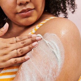 KP Bump Eraser Body Scrub with 10% AHA - Körper-Peeling mit AHAs