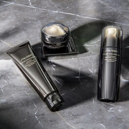 Future Solution LX - Reichhaltige Lotion für weiche Haut
