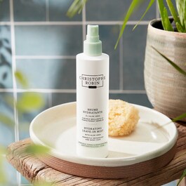 Feuchtigkeitsspendes Spray mit Aloe Vera