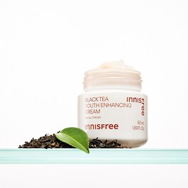 Creme für Jugendlichkeit mit schwarzem Tee - Straffende und glättende Creme