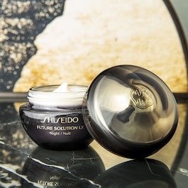 Future Solution LX - Anti-aging Regenerating Night Cream 