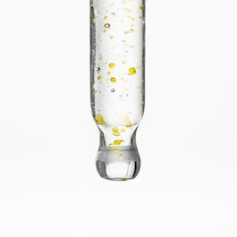 Serum für mehr Leuchtkraft mit Grünteeenzym und Vitamin C - Anti-Flecken-Serum