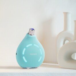 Kiwi™ - LED Technology Vacuum to Cleanse Pores and Remove Blackheads