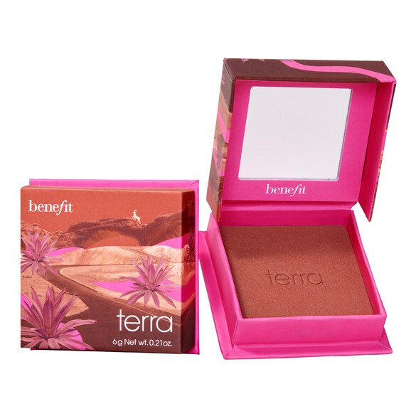 Terra - Rouge in Terracotta mit Goldschimmer, BENEFIT COSMETICS