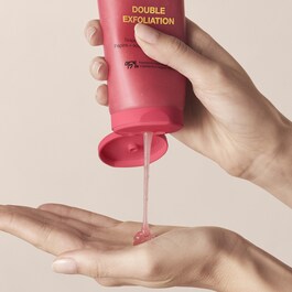 Schäumendes Gesichtspeeling - mit doppeltem Peeling-Effekt