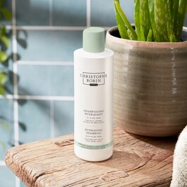 Feuchtigkeitsspendendes Shampoo mit Aloe Vera