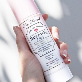 Hangover 3-in-1 Setting Spray - Revitalisierender Primer und Fixierspray