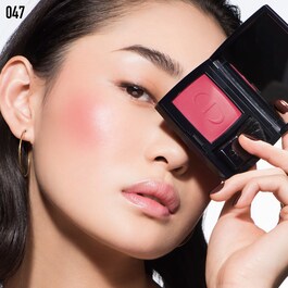 Rouge Blush – Puderrouge für die Wangen in Couture-Farbe – Langer Halt