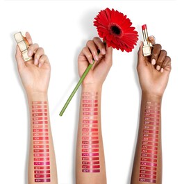 KissKiss Shine Bloom - Lippenstift mit 95% natürlichen Inhaltsstoffen