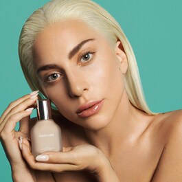 Triclone Skin Tech Foundation - Mittlere Deckkraft mit fermentierter Arnika