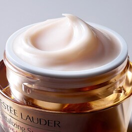 Revitalizing Supreme+ - Global Anti-Aging Cell Power Creme SPF 15