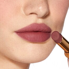 Beyond Blurry Lipstick - Lippenstift mit mattem samtweichem Finish