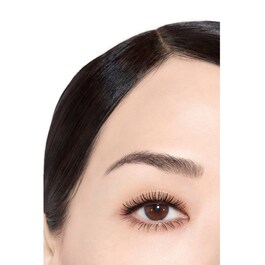 NOIR ALLURE - Die All-in-One-Mascara: Volumen, Länge, Schwung und Definition