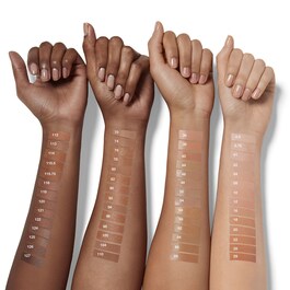 Even Better Makeup SPF 15 - Foundation SPF 15 evens and corrects