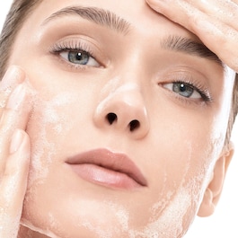 Abeille Royale Cleansing Care-In-Mousse