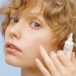 Waso - Eine hybride Pflege für Pickel mit Concealer