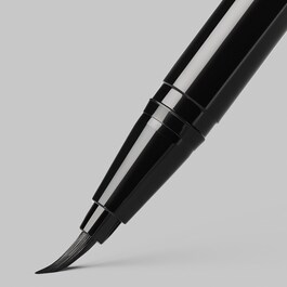 Clear Cut Liquid Eyeliner - Flüssig-Eyeliner