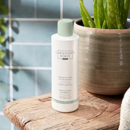 Feuchtigkeitsspendendes Shampoo mit Aloe Vera