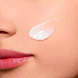 Bright Plus - Feuchtigkeit spendende Gel-Creme bei Pigmentflecken