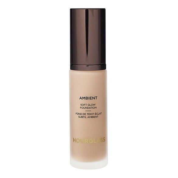 Ambient Soft Glow - Leuchtende Foundation, HOURGLASS