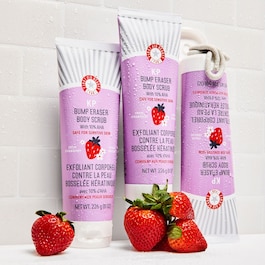 KP Body Scrub Strawberry - AHA-Körperpeeling mit Erdbeere für sofortige Zartheit