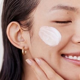 Lotus Face Cream Mini - Anti- Aging- Tagescreme mit Lotus und Hyaluronsäure